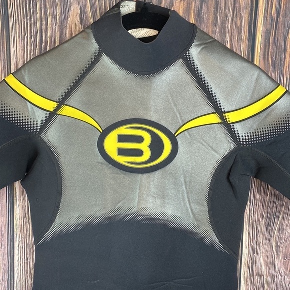 Bare Mens Spring Shorty Wetsuit Size Medium Plazma 2mm - Picture 2 of 6